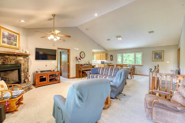352 South Meadows Drive, Hiawassee, GA 30546