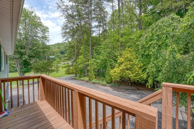 352 South Meadows Drive, Hiawassee, GA 30546