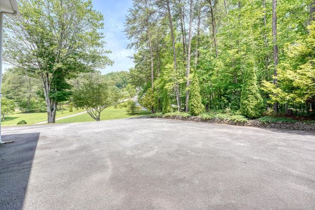 352 South Meadows Drive, Hiawassee, GA 30546