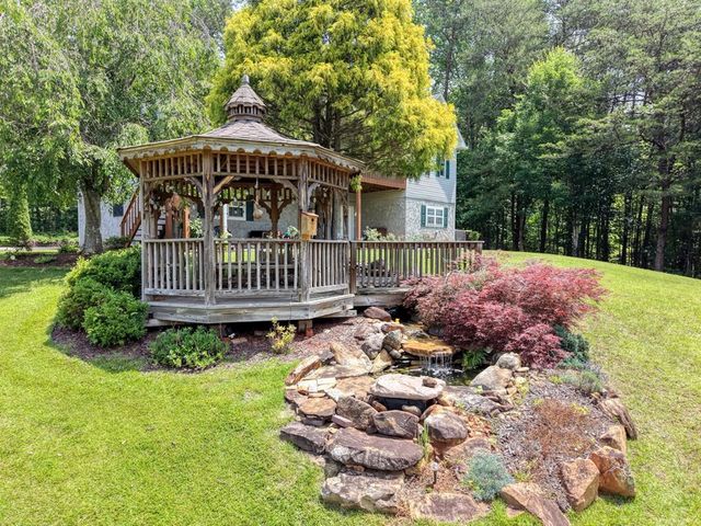 352 South Meadows Drive, Hiawassee, GA 30546