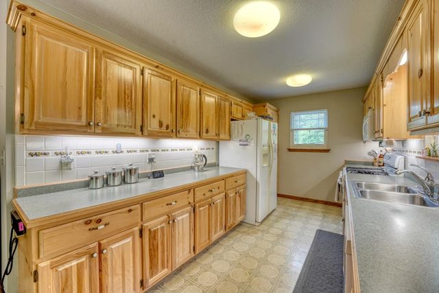 352 South Meadows Drive, Hiawassee, GA 30546