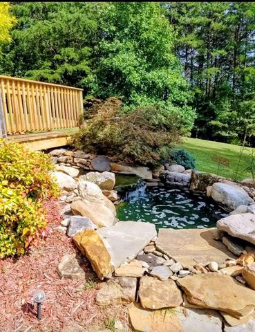 352 South Meadows Drive, Hiawassee, GA 30546