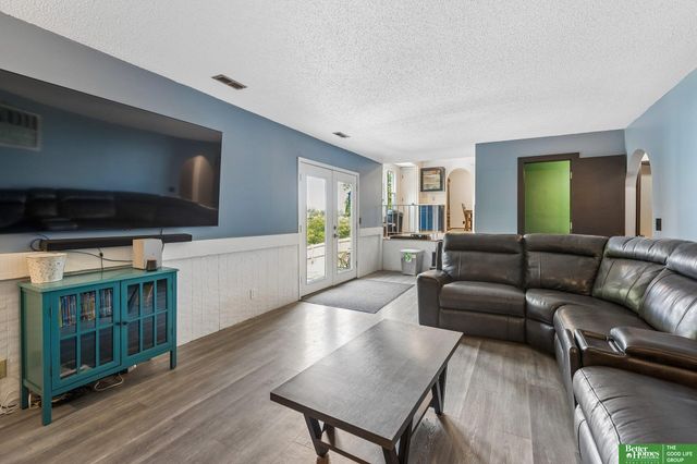 13778 Pierce Street, Omaha, NE 68144