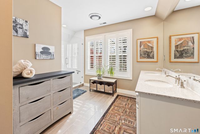 456 Castle Glenn, Cheshire, CT 06410