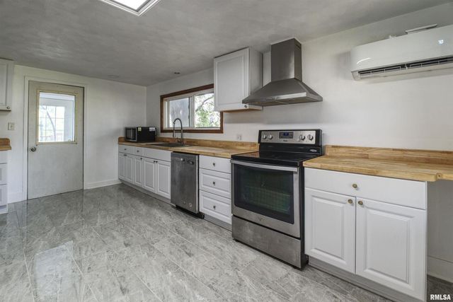 828 10TH Avenue, Fulton, IL 61252