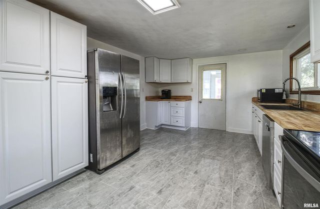 828 10TH Avenue, Fulton, IL 61252