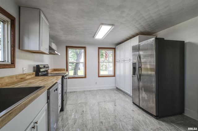 828 10TH Avenue, Fulton, IL 61252