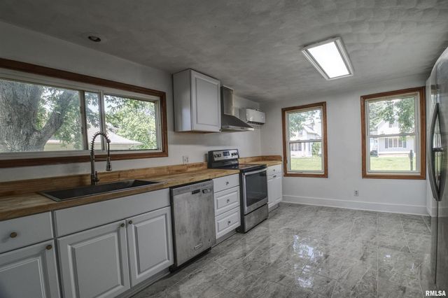 828 10TH Avenue, Fulton, IL 61252