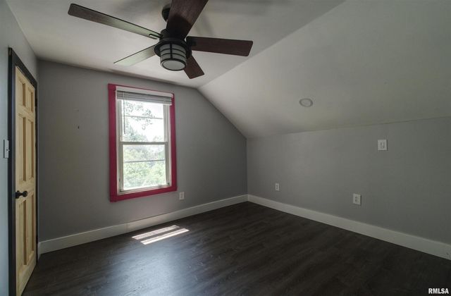 828 10TH Avenue, Fulton, IL 61252