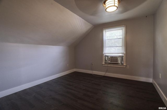 828 10TH Avenue, Fulton, IL 61252