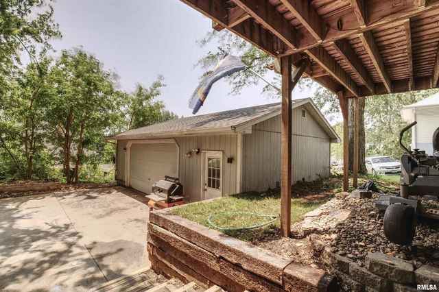 828 10TH Avenue, Fulton, IL 61252