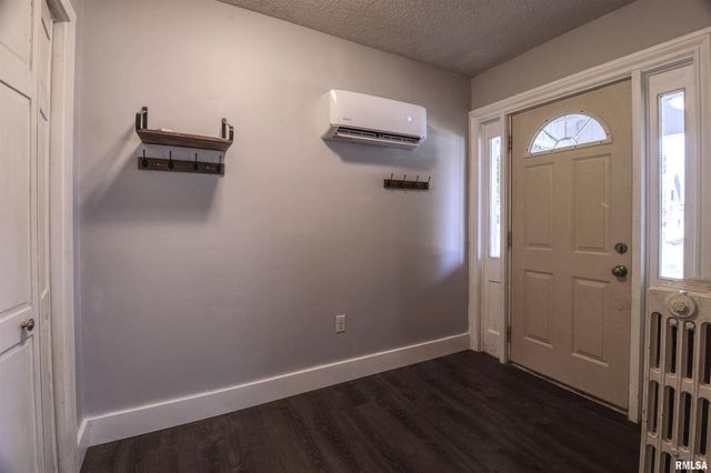 828 10TH Avenue, Fulton, IL 61252