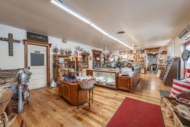 3408 N US Highway 281, Hamilton, TX 76531