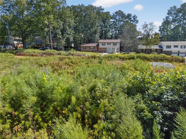 2215 Kings Forest SE Drive, Conyers, GA 30013