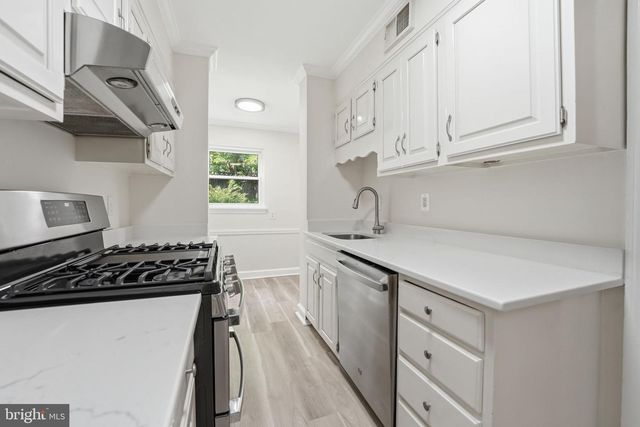 29 N BEDFORD ST, Arlington, VA 22201