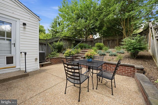 29 N BEDFORD ST, Arlington, VA 22201