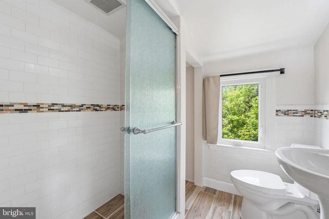 29 N BEDFORD ST, Arlington, VA 22201
