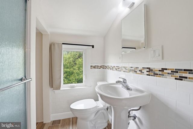 29 N BEDFORD ST, Arlington, VA 22201