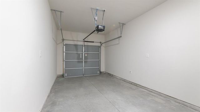 2035 Windward Rd, Stone Mountain, GA 30088