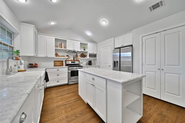 11218 Cliffwood Drive, Houston, TX 77035