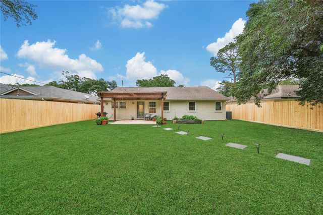 11218 Cliffwood Drive, Houston, TX 77035