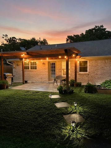 11218 Cliffwood Drive, Houston, TX 77035