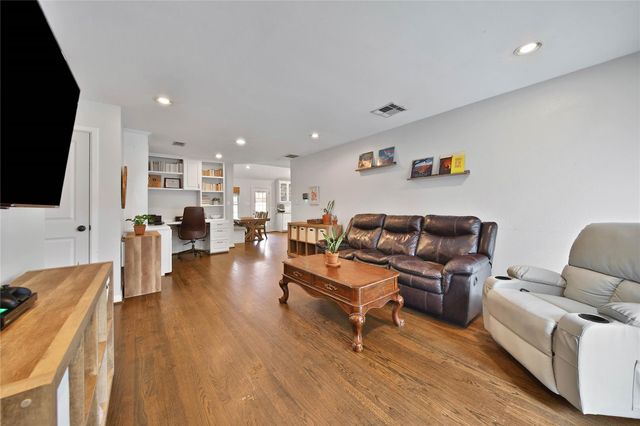 11218 Cliffwood Drive, Houston, TX 77035