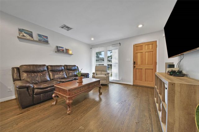 11218 Cliffwood Drive, Houston, TX 77035