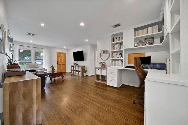 11218 Cliffwood Drive, Houston, TX 77035