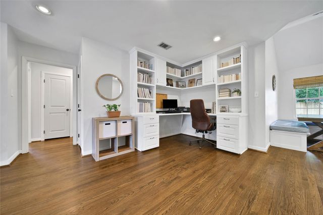 11218 Cliffwood Drive, Houston, TX 77035