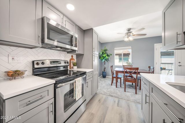 1916 W MORNINGSIDE Drive 118, Phoenix, AZ 85023