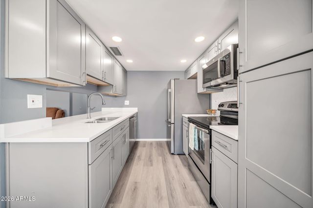 1916 W MORNINGSIDE Drive 118, Phoenix, AZ 85023