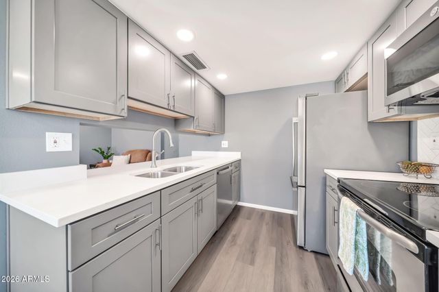 1916 W MORNINGSIDE Drive 118, Phoenix, AZ 85023
