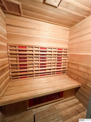 730 W 10th Street, Fremont, NE 68025