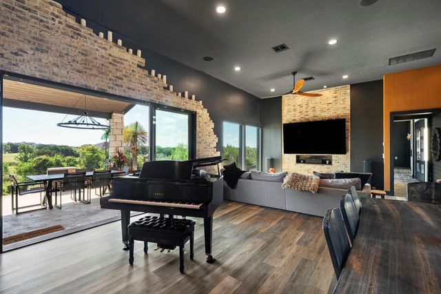 608 Buffalo TRL, Liberty Hill, TX 78642