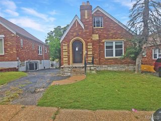 8729 Acacia Drive, Jennings, MO 63136