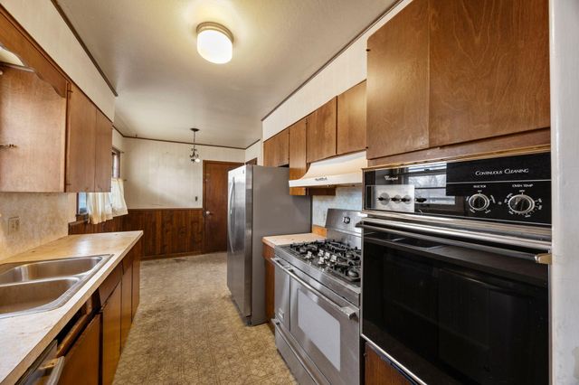 772 Creek Avenue, Mendota Heights, MN 55120