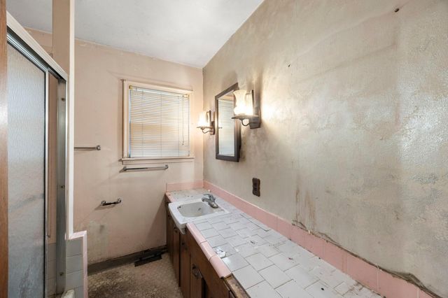 772 Creek Avenue, Mendota Heights, MN 55120