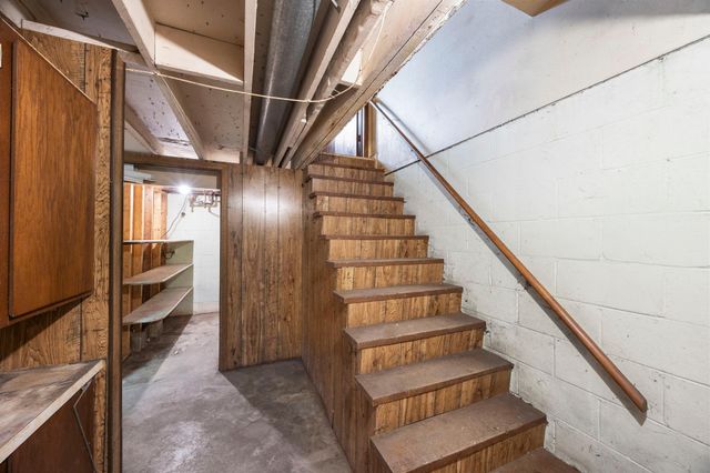 772 Creek Avenue, Mendota Heights, MN 55120