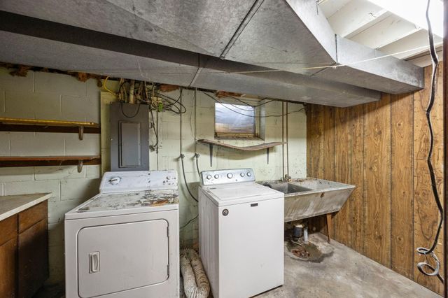 772 Creek Avenue, Mendota Heights, MN 55120