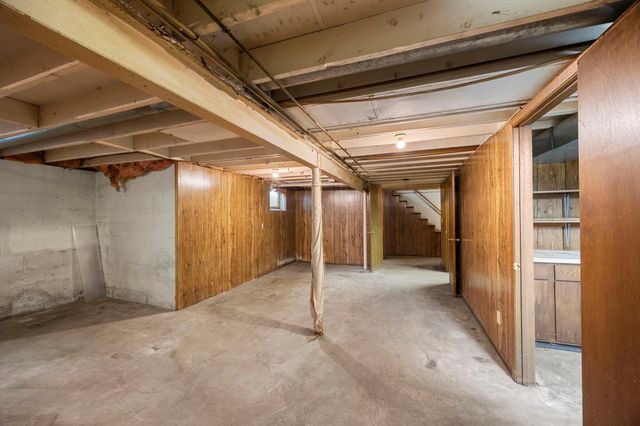 772 Creek Avenue, Mendota Heights, MN 55120