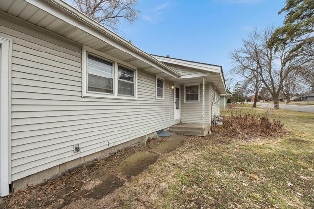 772 Creek Avenue, Mendota Heights, MN 55120