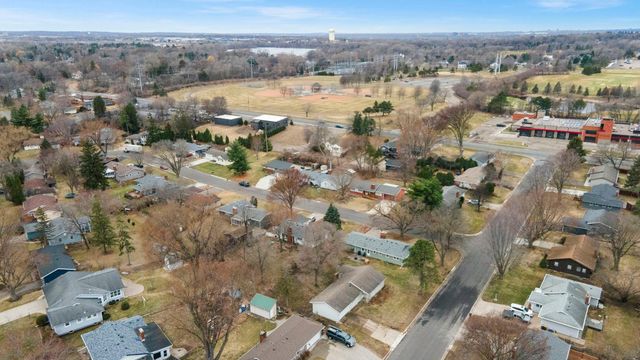 772 Creek Avenue, Mendota Heights, MN 55120