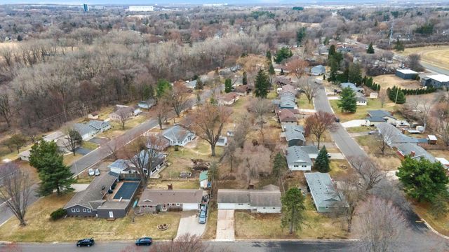 772 Creek Avenue, Mendota Heights, MN 55120