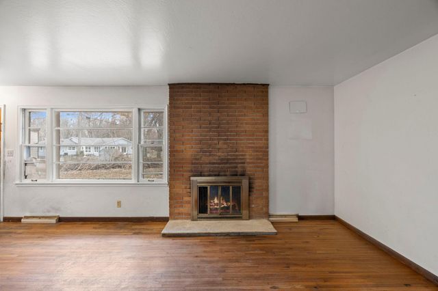 772 Creek Avenue, Mendota Heights, MN 55120