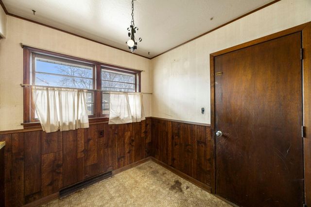 772 Creek Avenue, Mendota Heights, MN 55120