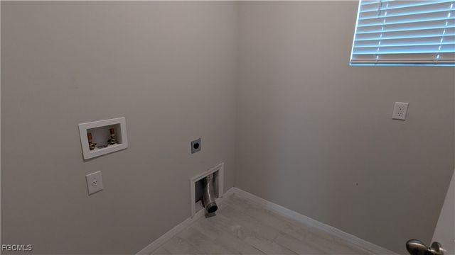 828 Friendship CIR, Labelle, FL 33935