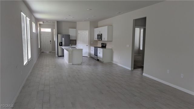 828 Friendship CIR, Labelle, FL 33935