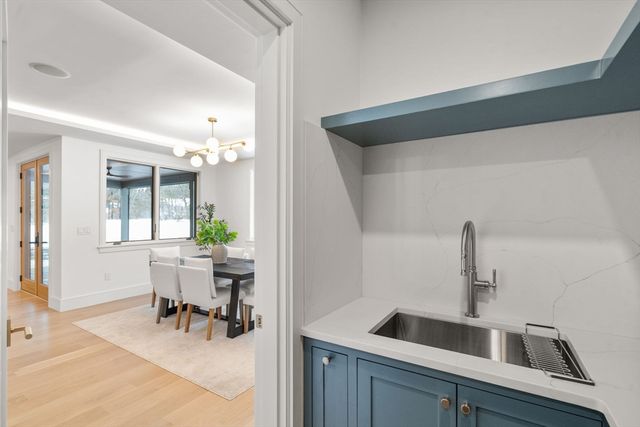 14 Fiske Pond Rd, Holliston, MA 01746