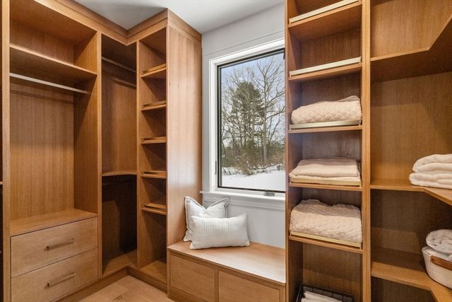 14 Fiske Pond Rd, Holliston, MA 01746